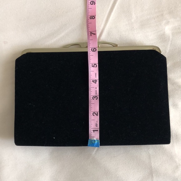 Vintage Velvet Clutch - Picture 5 of 6